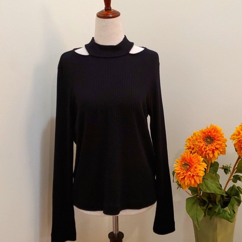 Splendid Black Cold Shoulder Sweater Size M